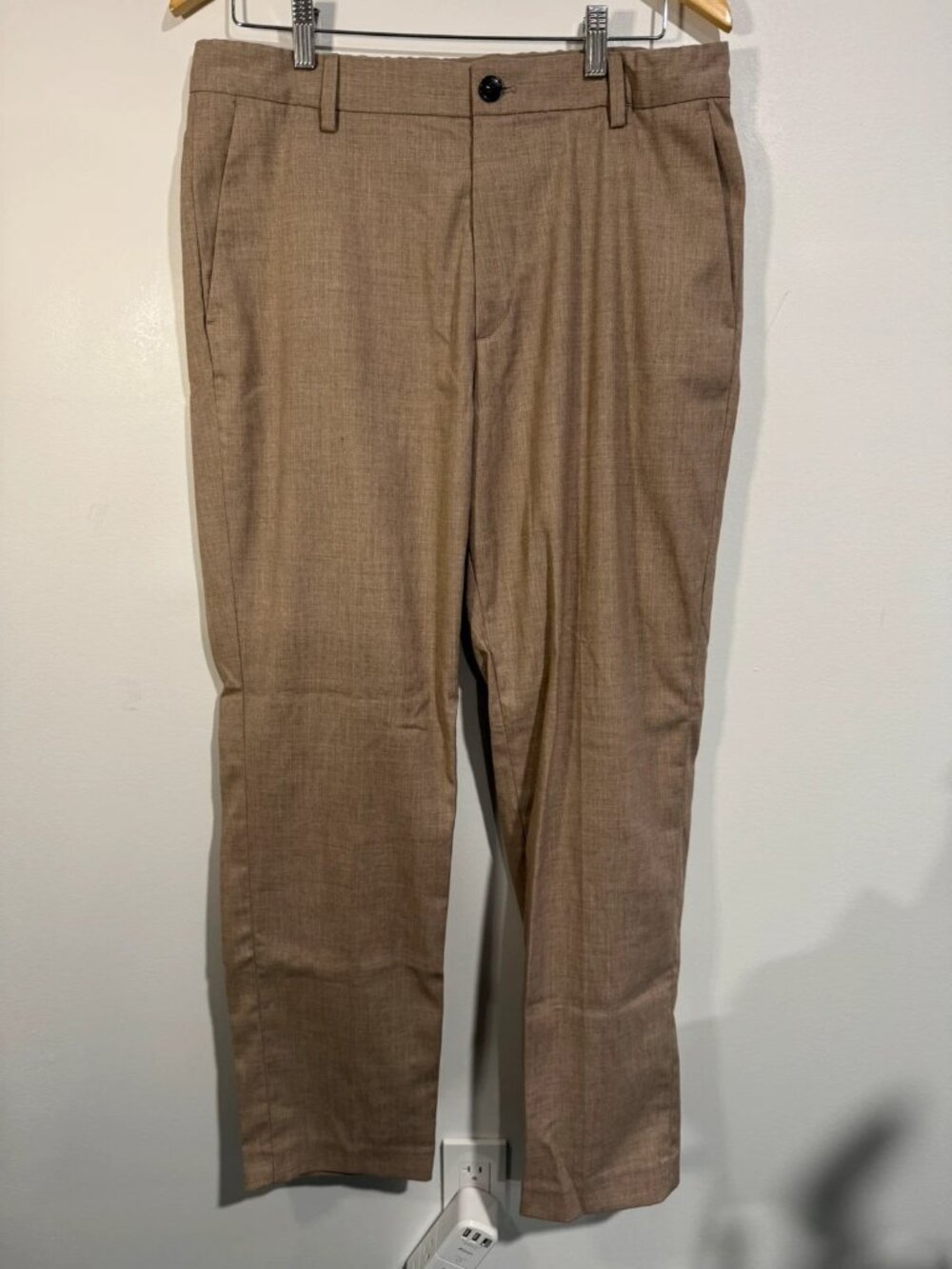 H&M Mens Beige Chino Pants Flat Front Slash Pockets Stretch Leg Size 34x29.25